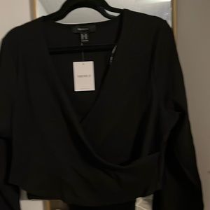 Black long sleeve crop top